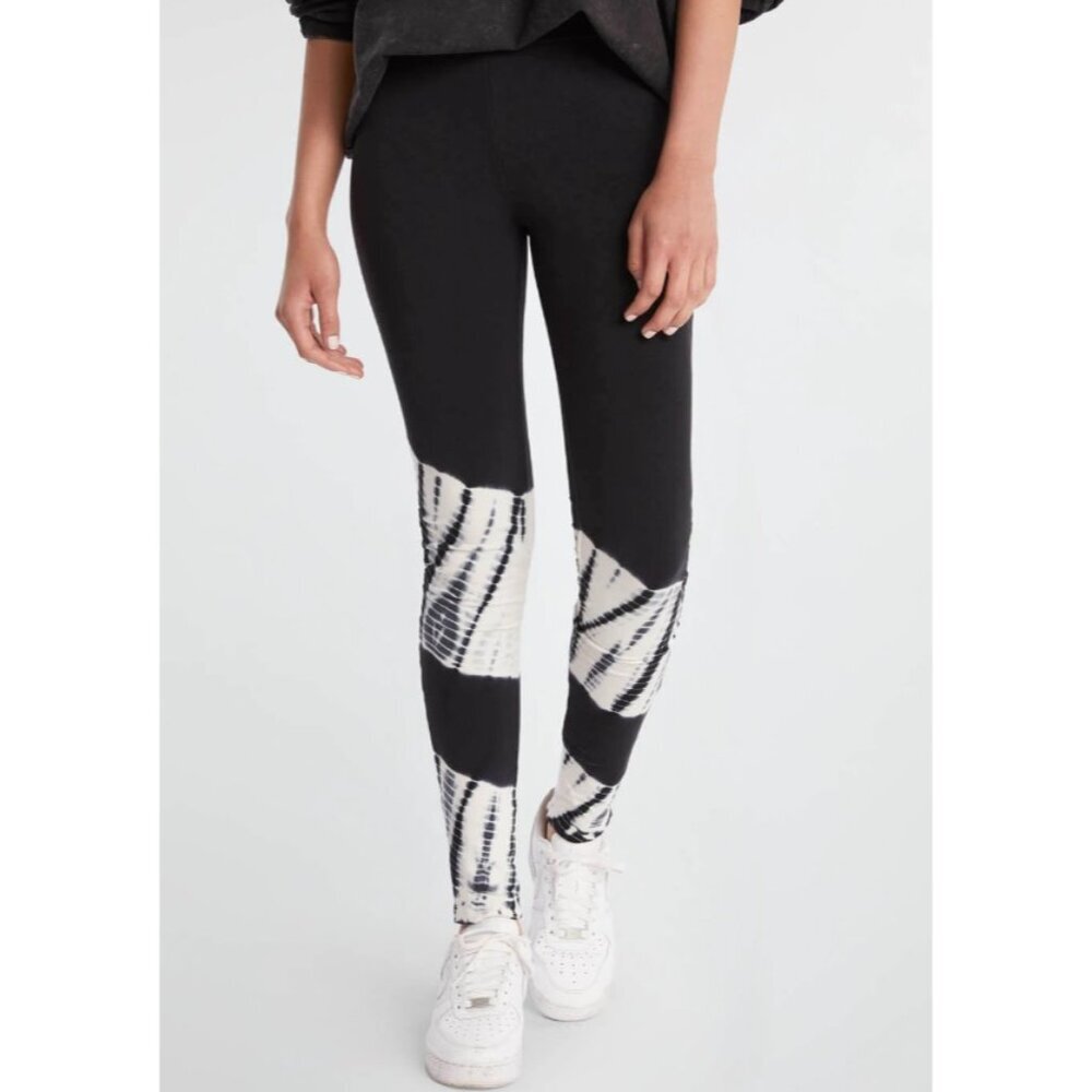 NWT Sundown Violet Legging Size M